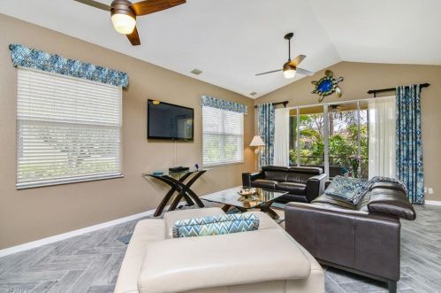 8442 Bent Crk Way, Naples FL 34114-9421 exterior