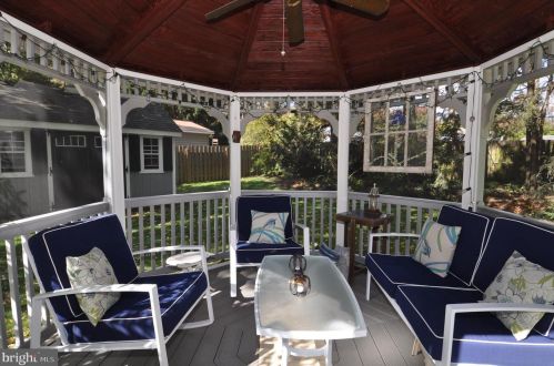 4 Hanover Dr, Cookstown NJ 08511-1005 exterior