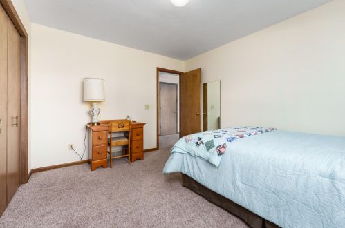 5190 Grn Mdw Rd, Kalamazoo MI 49009-1262 exterior