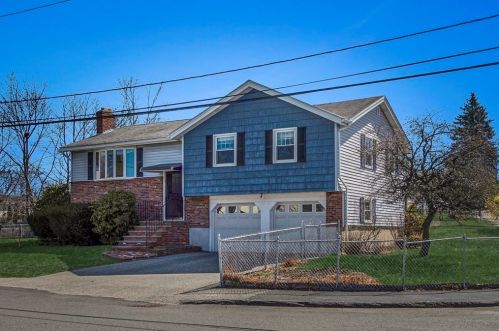 3 Dibiase St, Salem MA 01970-1031 exterior