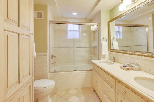 3852 Seeley Ave, Chicago IL 60659-4324 exterior