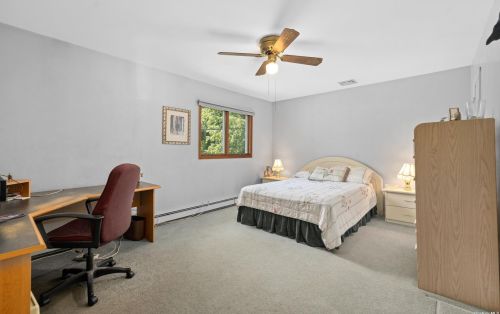 2 Furth Rd, Valley Stream NY 11581-2531 exterior