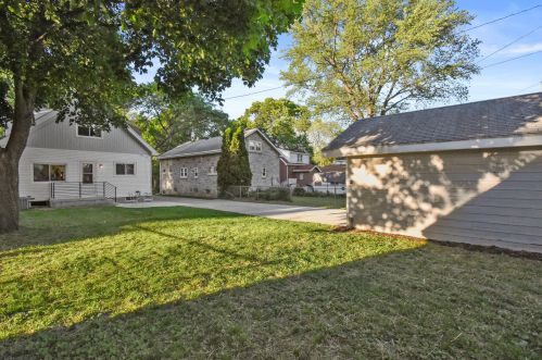 909 Eula Ct, Milwaukee WI  53209-6505 exterior