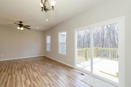 150 Village Circle Dr, Winfield MO 63389-2051 exterior