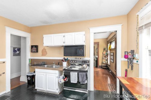 912 Virginia St, Grand Rapids MI 49506-1511 exterior