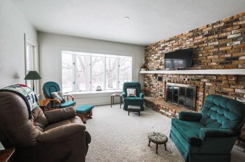 1701 Baker Park Rd, Maple Plain MN 55359-9650 exterior