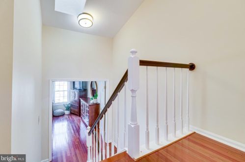 7041 Chesley Search Way, Alexandria VA 22315-4754 exterior