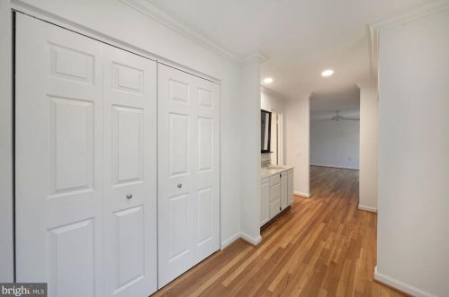 10618 Great Arbor Dr, Rockville MD 20854-4220 exterior