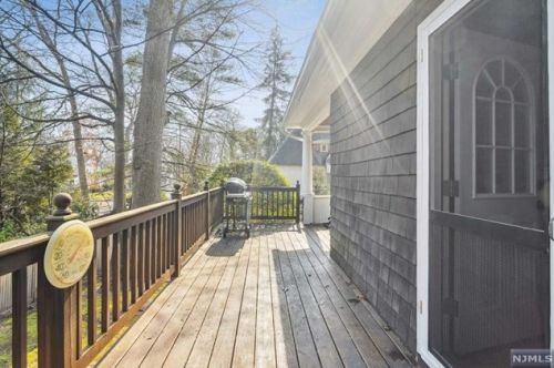 137 Haworth Dr, Haworth NJ 07641-1540 exterior