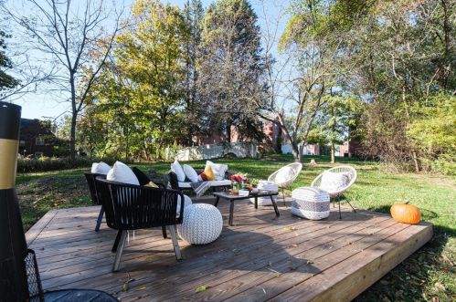 9116 Frankstown Rd, Pittsburgh PA  15235-1433 exterior