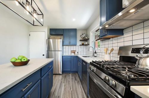 4985 Aspen St, Pittsburgh PA  15122-1250 exterior