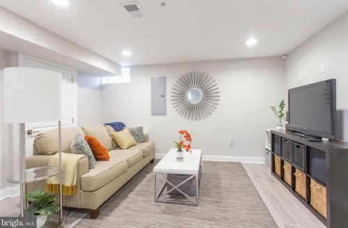 1233 Lawrence St, Philadelphia PA 19140-3348 exterior