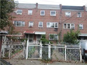 3952 De Reimer Ave, Bronx NY  10466-2418 exterior