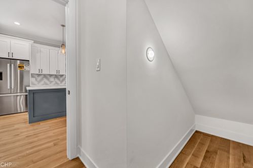 3025 Spaulding Ave, Chicago IL 60618-6808 exterior