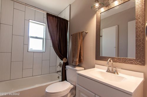 2202 Poquita Vis, Tucson AZ  85713-5128 exterior