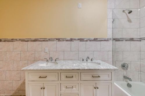 1422 Claude St, Dallas TX 75203-3326 exterior