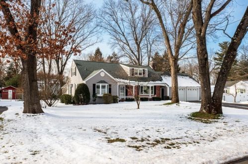 98 Hazardville Rd, Springfield, MA 01106-3304