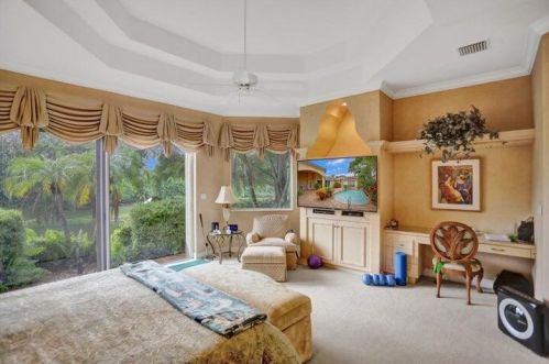 31 Is Dr, Boynton Beach FL 33435-3338 exterior