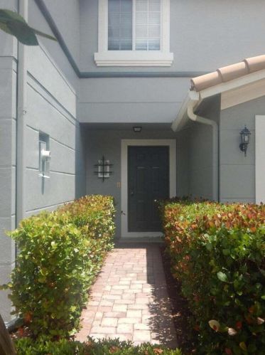 2552 Marshfield Ct, Fort Pierce FL  34953-4369 exterior