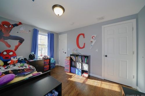 671 Frst St, Hartford CT 06118-2041 exterior