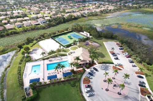 2238 Newport Isles Blvd, Fort Pierce FL  34953-4577 exterior