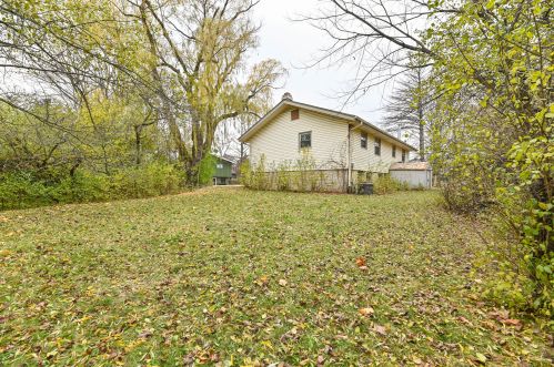 4870 37th St, Milwaukee WI  53221-2570 exterior