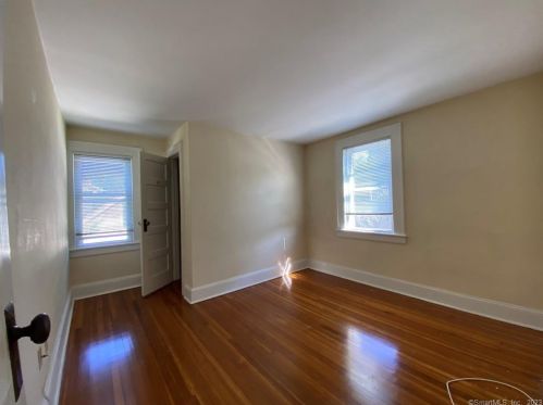 239 Seaside Ave, Milford CT 06460-6311 exterior