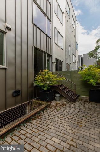 1112 Bodine St, Philadelphia PA 19122-0030 exterior