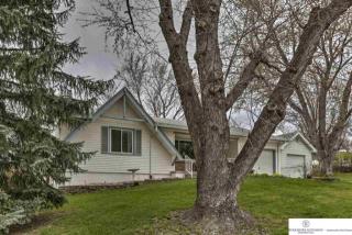 7524 Pasadena Ave, Omaha NE  68124-4077 exterior