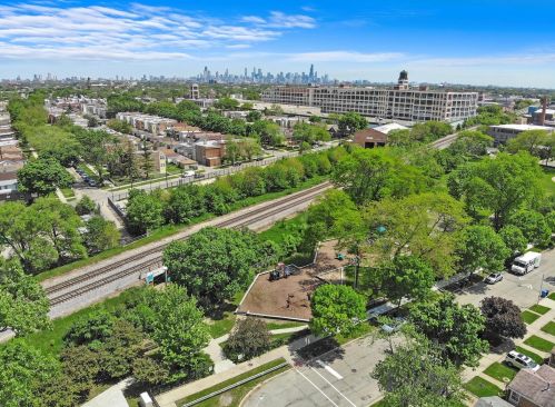 4232 Wellington Ave, Chicago IL 60641-5355 exterior