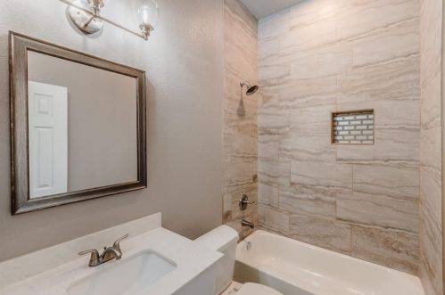 2719 Carpenter Ave, Dallas TX 75210-1705 exterior