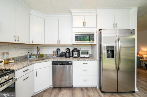 2 Drewes Ct, Trenton NJ 08648-2627 exterior