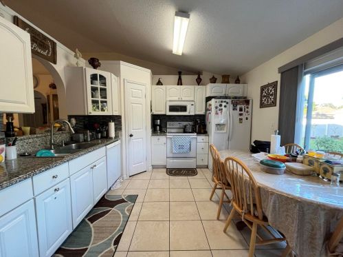 1231 Byron St, Fort Pierce FL 34983-2507 exterior