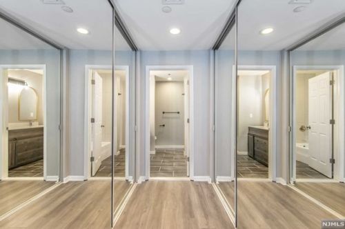 5 London Ct, Teaneck NJ 07666-6488 exterior