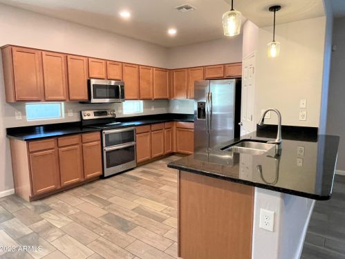 1717 Chanute Pass, Phoenix AZ  85040-3835 exterior