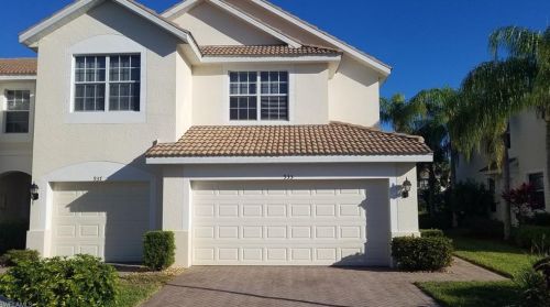933 Hampton Cir, Naples FL 34105-4822 exterior