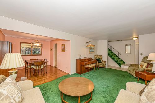 21 Arden Ln, Commack NY 11725-1301 exterior