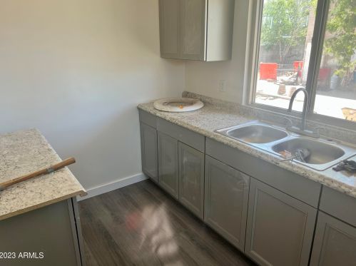 902 2nd Ave, Phoenix AZ  85003-2512 exterior