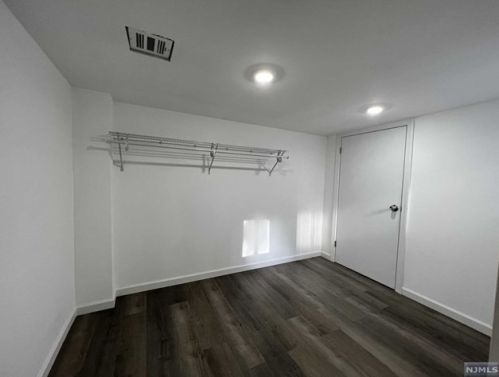 683 Ctr Ave, River Edge NJ 07661-2409 exterior