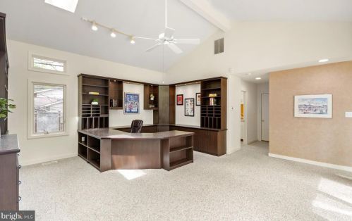 16 Arlive Ct, Rockville MD 20854-2978 exterior