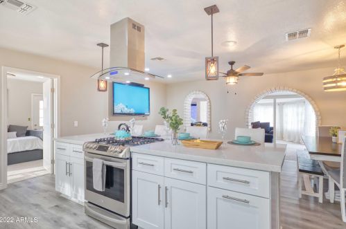 4725 14th Ave, Phoenix AZ  85013-2411 exterior