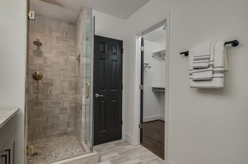 705 Glenforest Rd, Atlanta GA  30328-5211 exterior