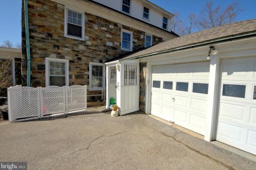 4 Morningside Dr, Trenton, NJ 08618-5007