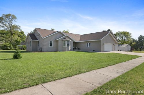 404 Bricker St, Belding, MI 48809-2404