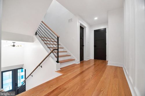 102 Ritchie Ave, Silver Spring MD  20910-5112 exterior