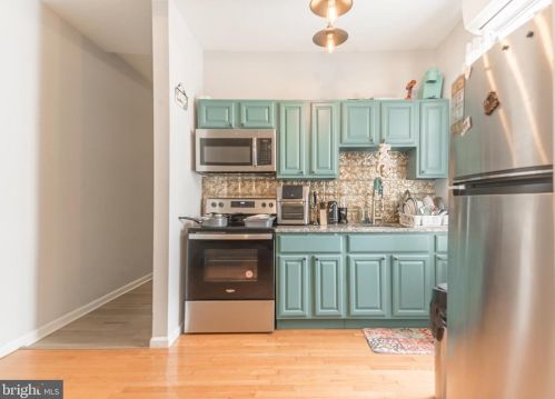 5215 Cedar Ave, Philadelphia PA 19143-1524 exterior