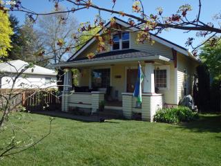 5326 104th Ave, Portland, OR 97266-4102