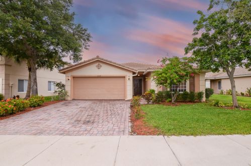 2064 Newport Isles Blvd, Fort Pierce, FL 34953-4583