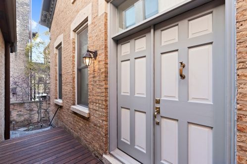 2032 Kenmore Ave, Chicago IL  60614-4108 exterior