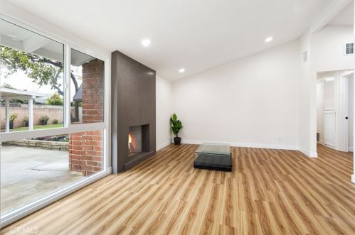 518 Orangethorpe Ave, Fullerton CA  92832-2803 exterior